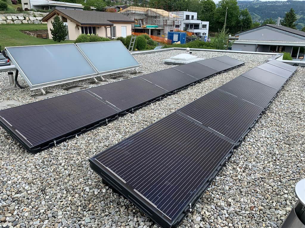 Installation solaire sur toiture plate