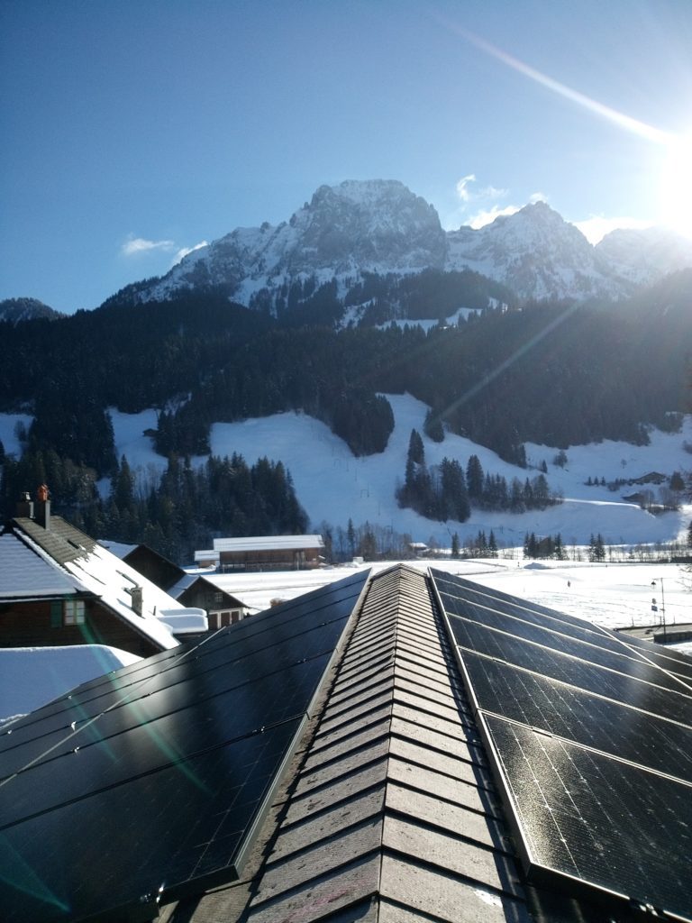 STG Energy - installation solaire - photovoltaïque - hiver - suisse