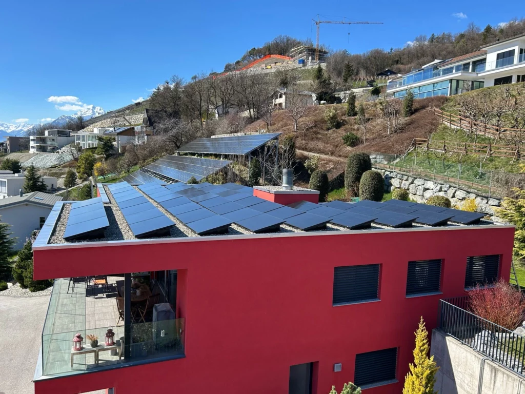 Installation de panneaux photovoltaïques à Grimisuat – 52,8 kWc – STG Energy, entreprise photovoltaïque en Valais