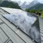 Panneaux solaires sur toiture bac acier à Ormont-Dessus avec batteries de backup