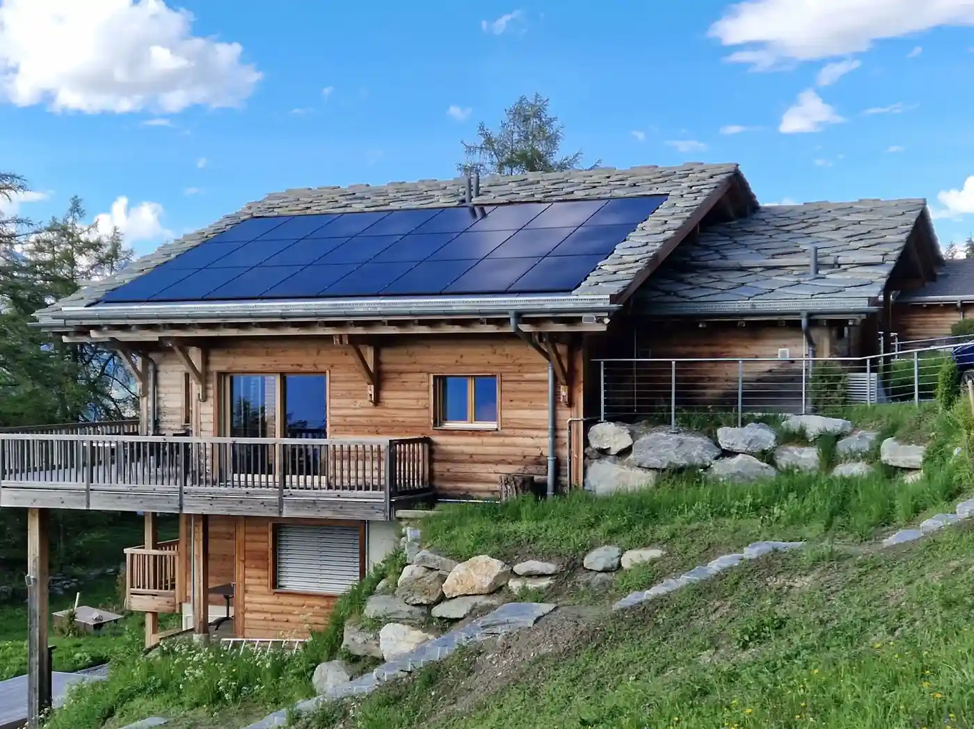 Installateur panneaux solaires photovoltaïques suisee romande STG Energy